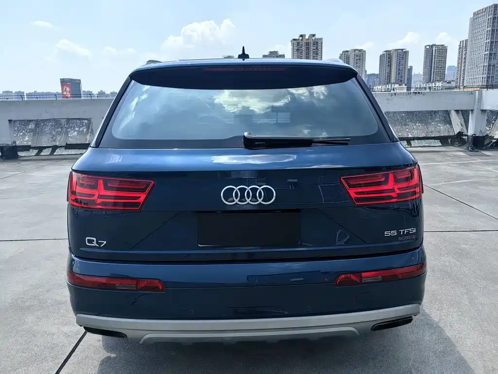 Audi Q7 — миниатюра 5