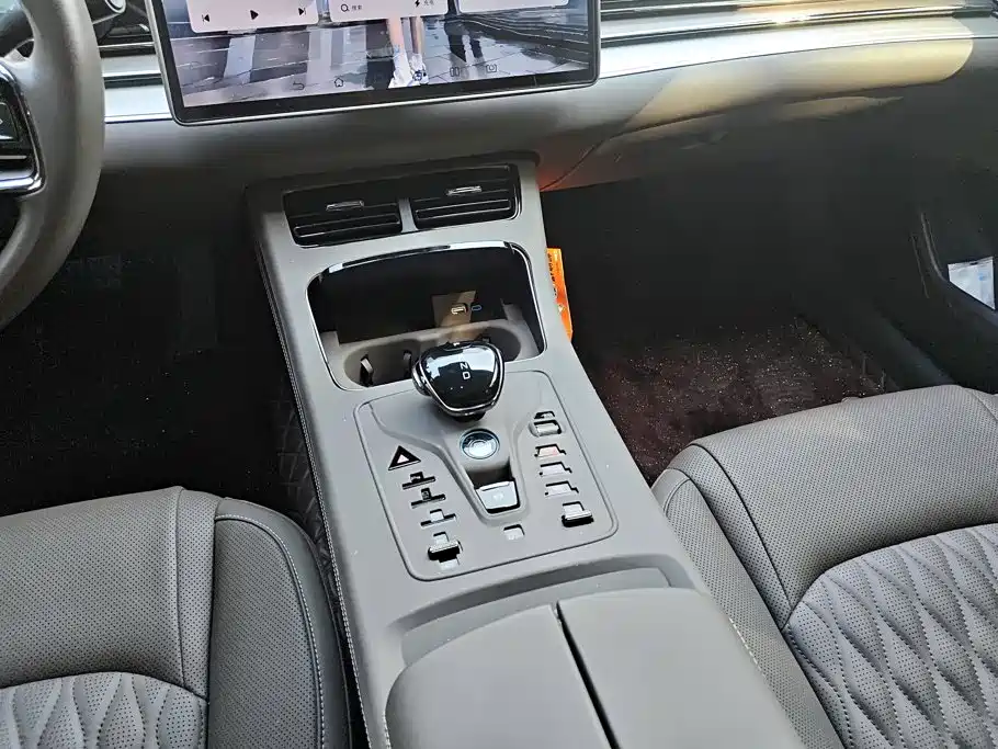 BYD Han — миниатюра 12
