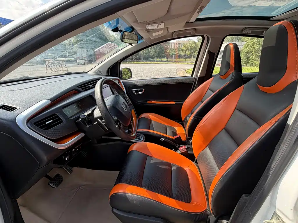 Geely Vision X1 — миниатюра 4