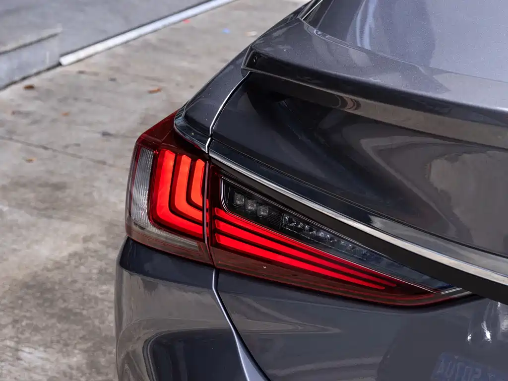 Lexus ES — миниатюра 7