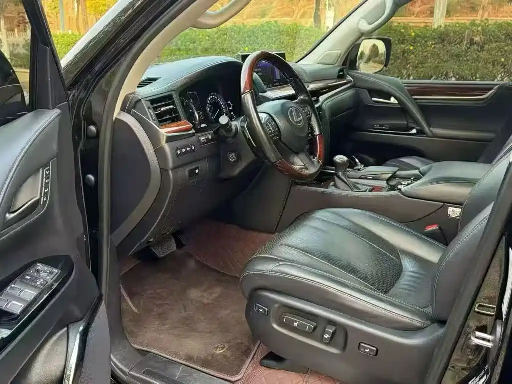 Lexus LX 570 Premium Luxury Edition, фото 8