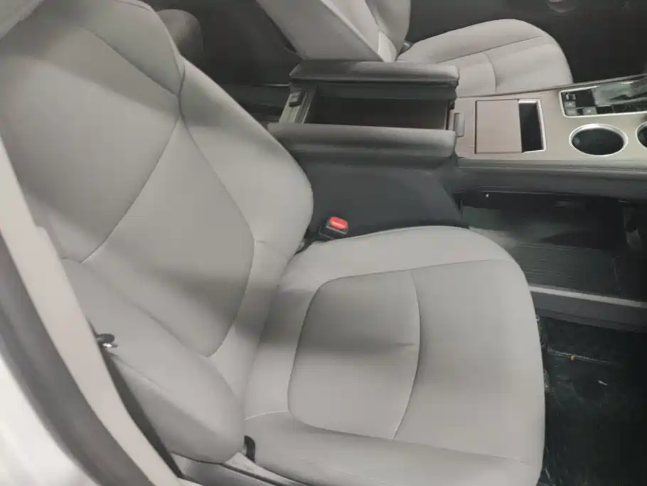 Toyota Granvia — миниатюра 8