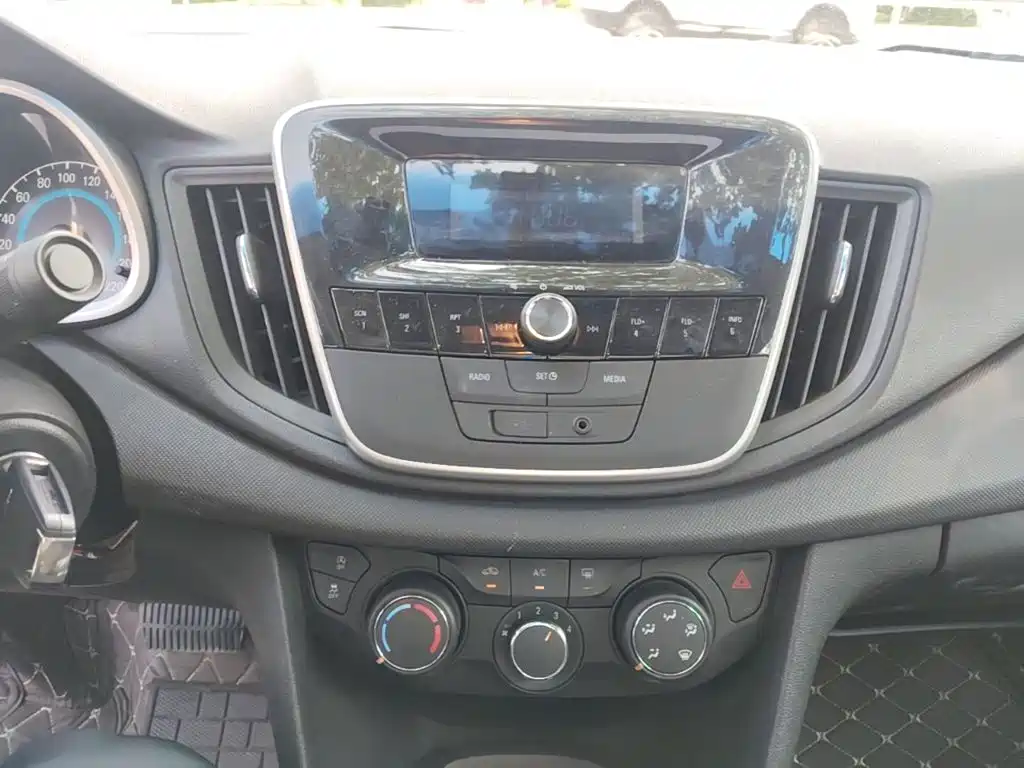 Chevrolet Cavalier — миниатюра 13