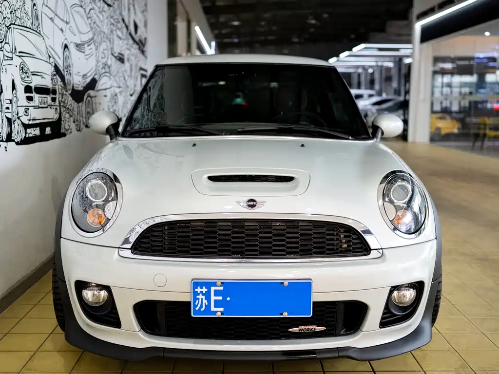 Купить MINI Mini JCW