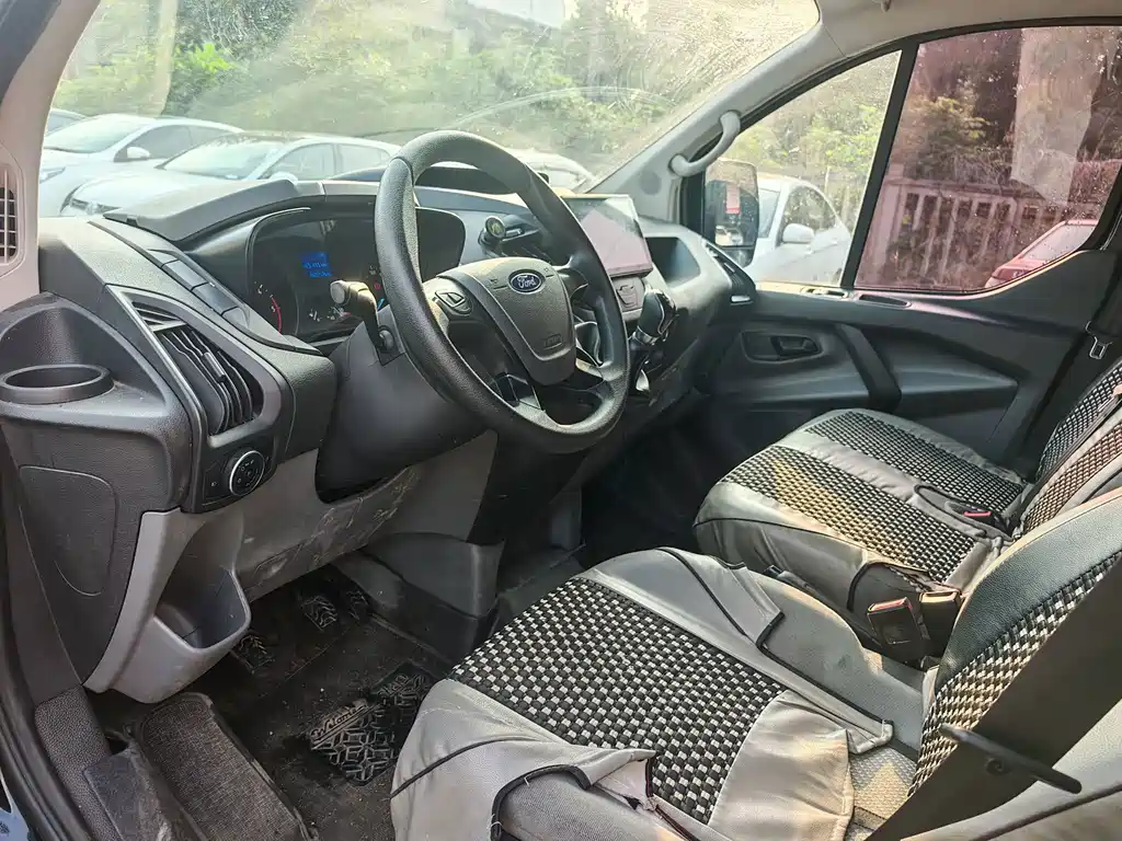 Ford Transit — миниатюра 3