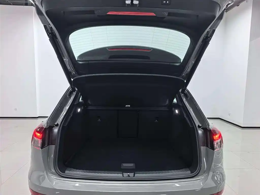 Audi Q4 e-tron — миниатюра 6