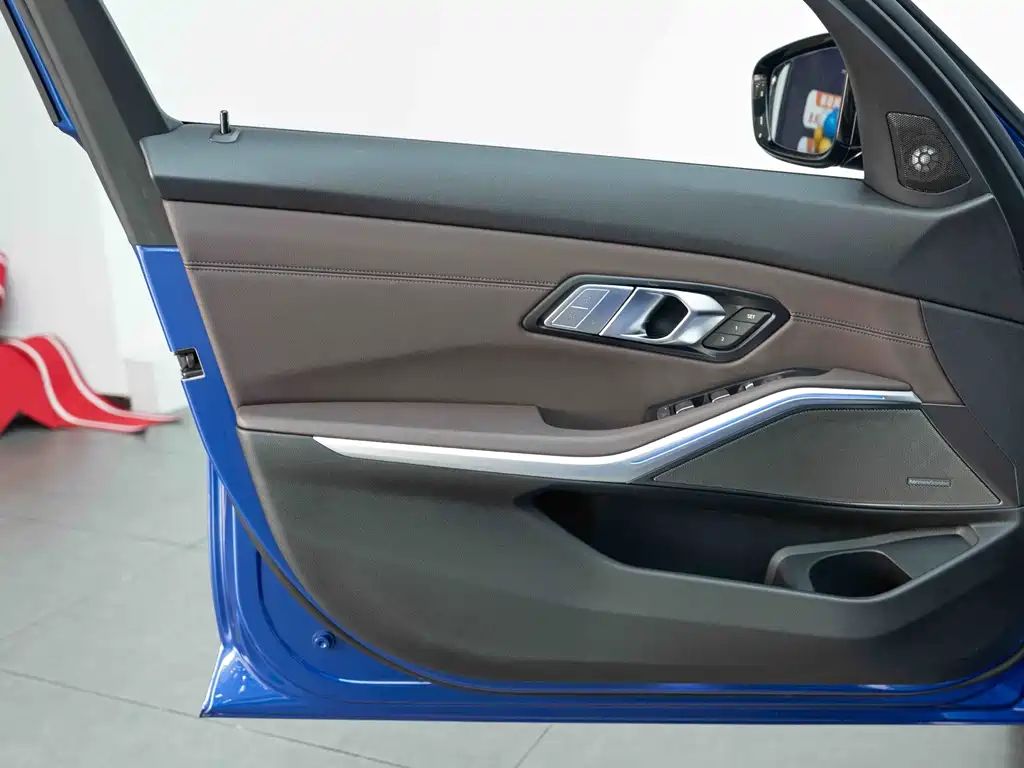 BMW 3 Series — миниатюра 10