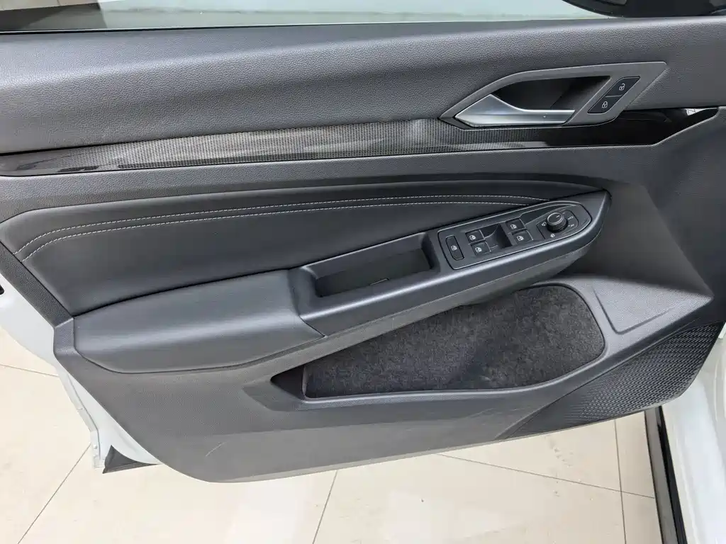 Volkswagen Golf — миниатюра 19