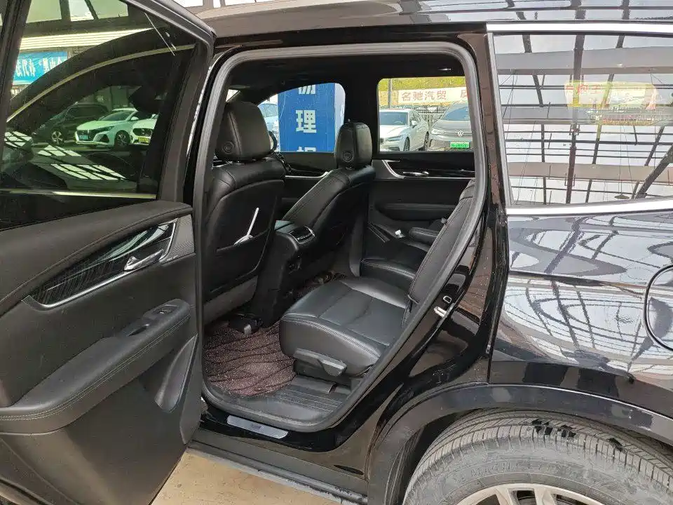 Cadillac XT6 — миниатюра 8