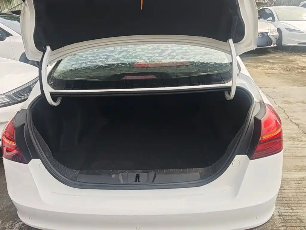 Geely Emgrand — миниатюра 19