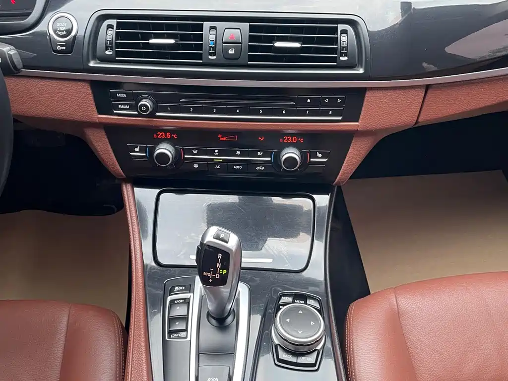 BMW 5 Series — миниатюра 8