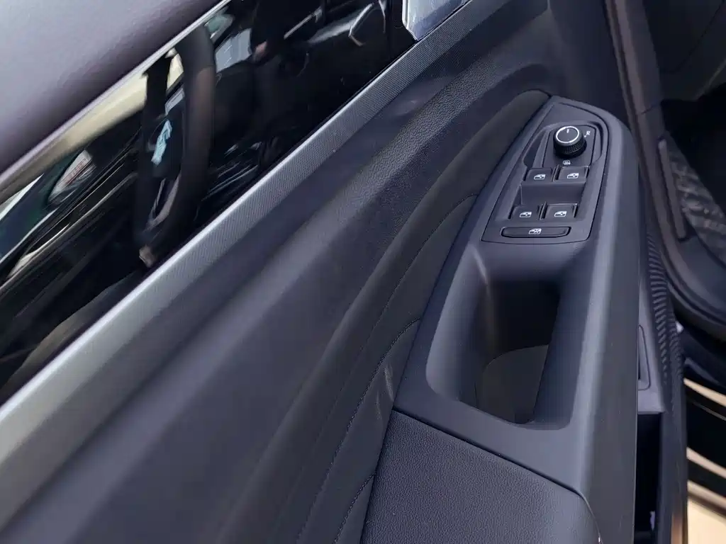 VOLKSWAGEN PASSAT NEW ENERGY