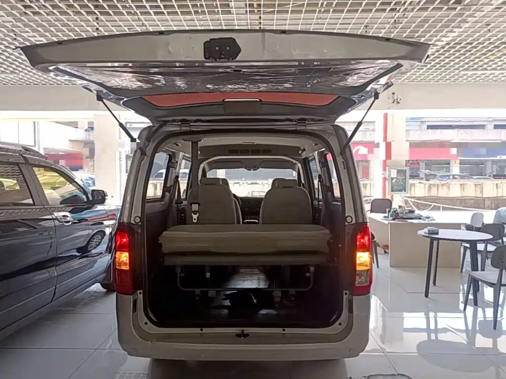 Wuling Rongguang V — миниатюра 19