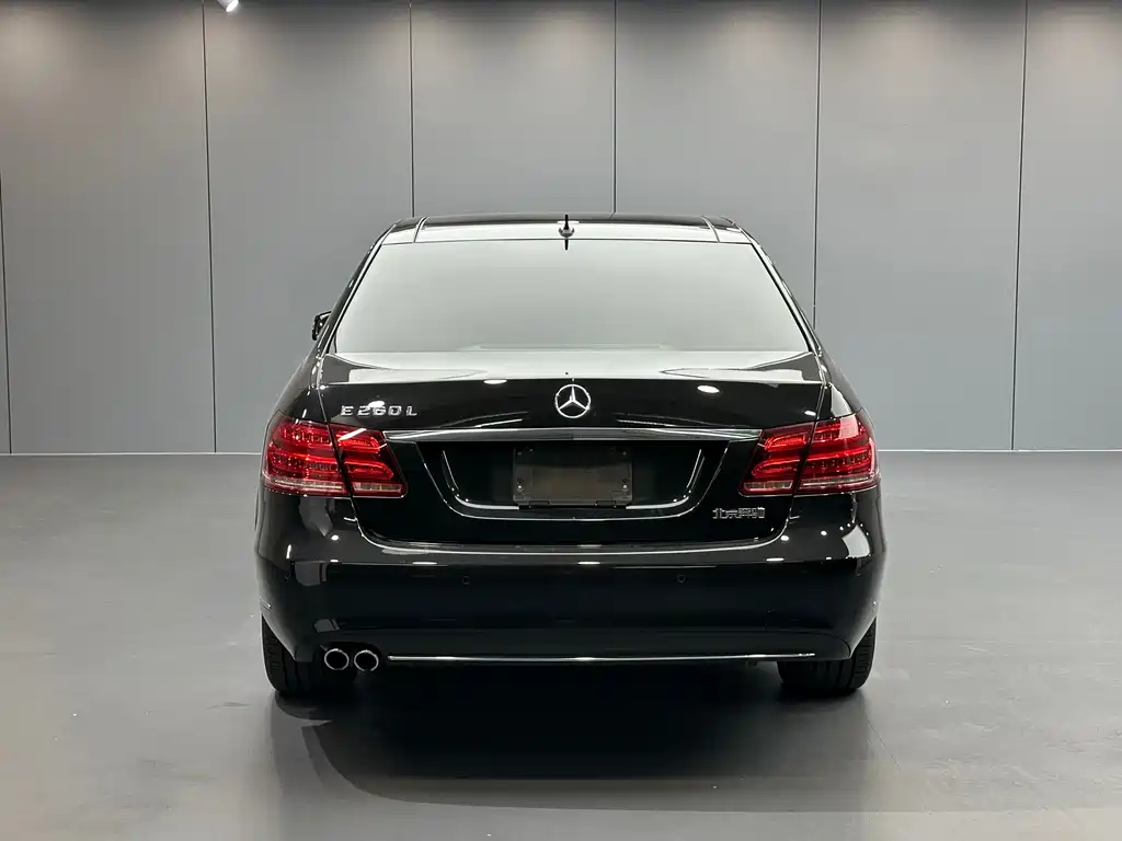 Mercedes-Benz E-Class — миниатюра 5