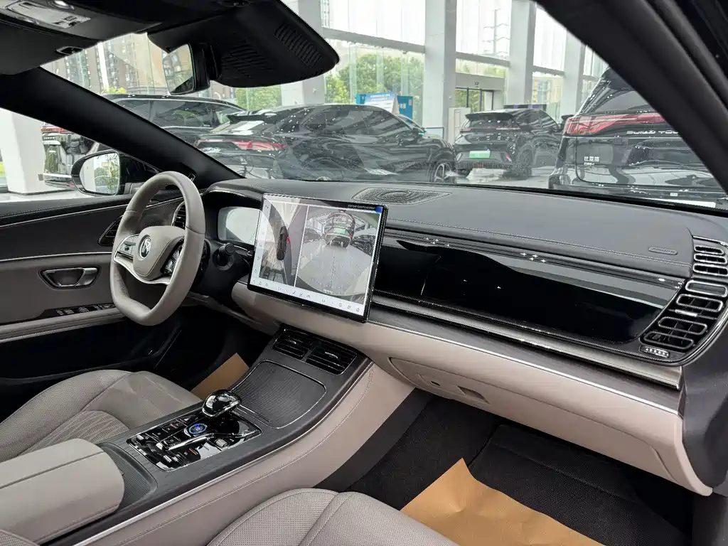 BYD Han 2025 EV 701KM Smart Drive