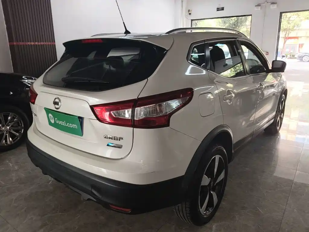 Nissan Qashqai — миниатюра 7