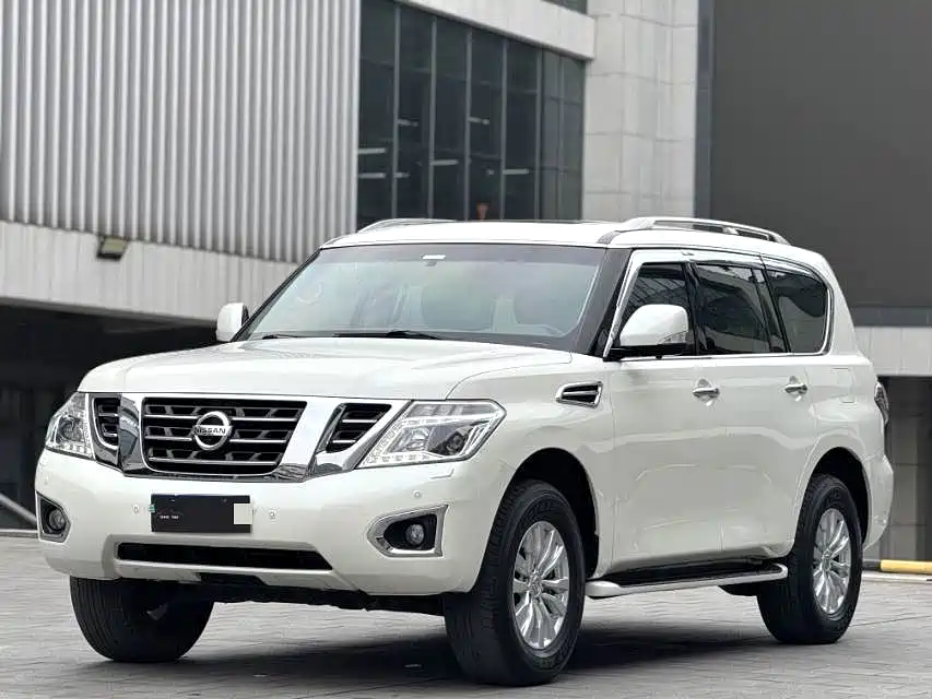 Nissan Patrol — миниатюра 8