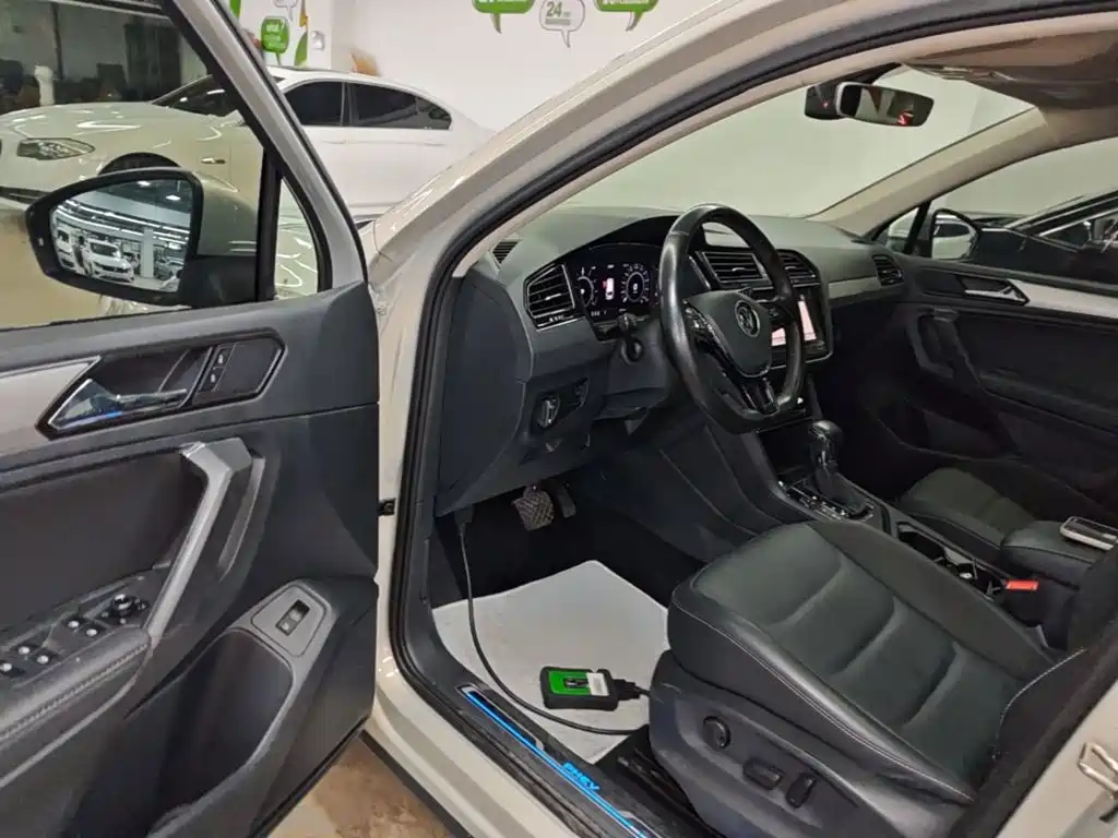 Volkswagen Tiguan L PHEV — миниатюра 16