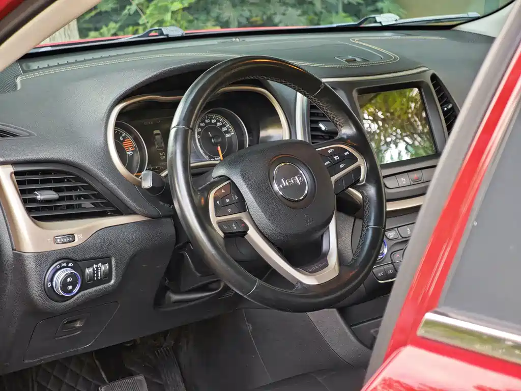 Jeep Cherokee — миниатюра 18