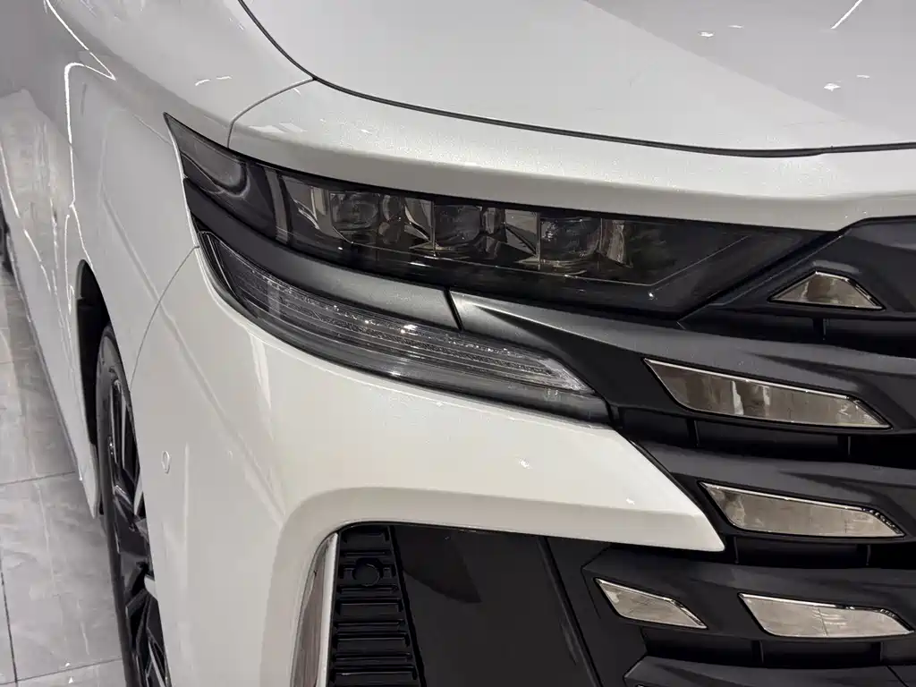 Toyota Vellfire 2024 2.5L