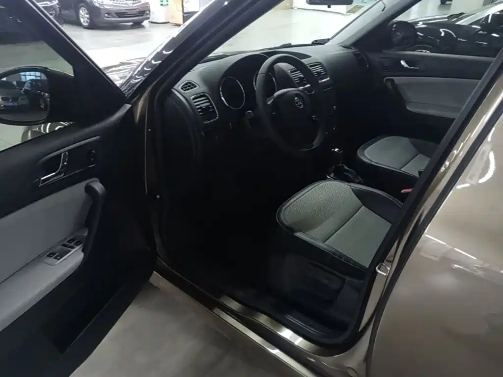 Skoda Yeti — миниатюра 16