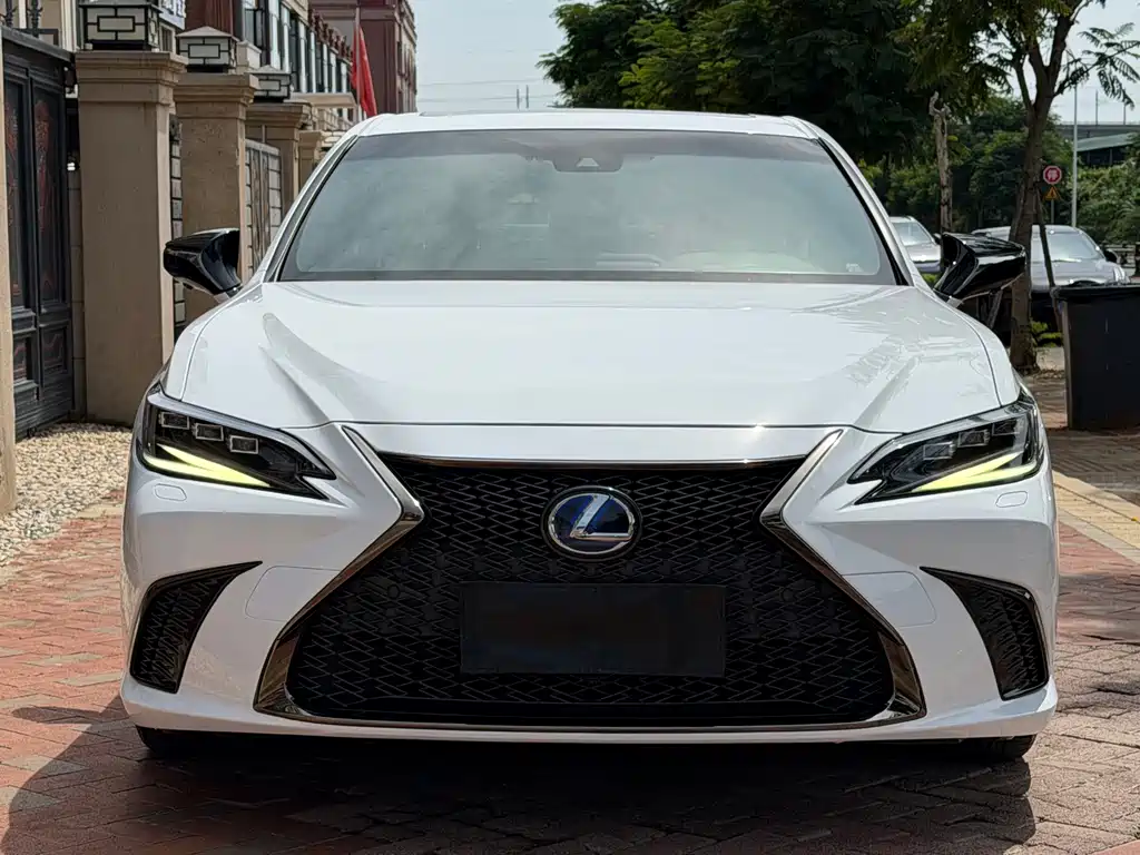 Lexus ES — миниатюра 2