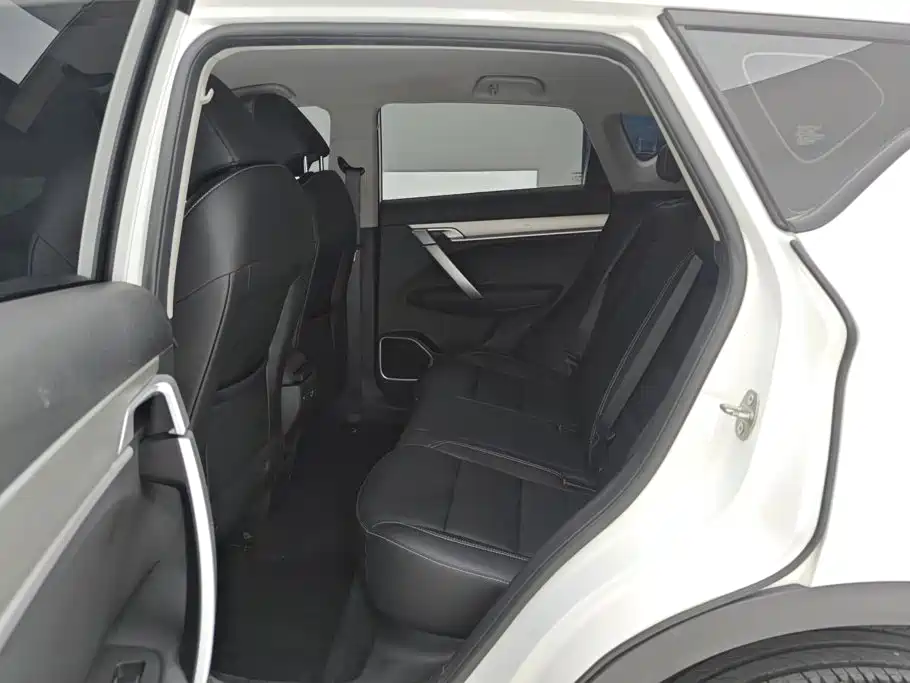 Geely Binyue — миниатюра 11