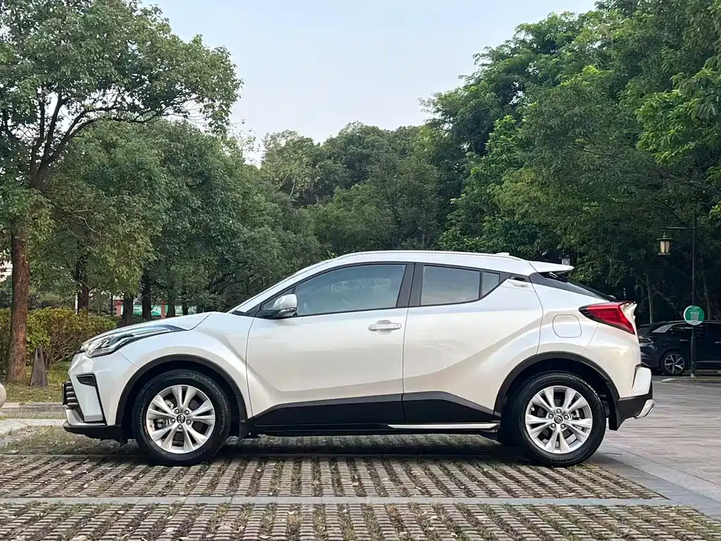 Toyota IZOA — миниатюра 7
