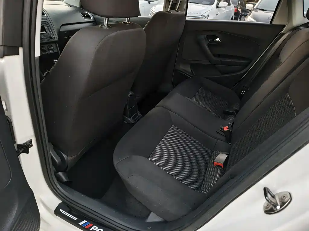 Volkswagen Polo — миниатюра 12