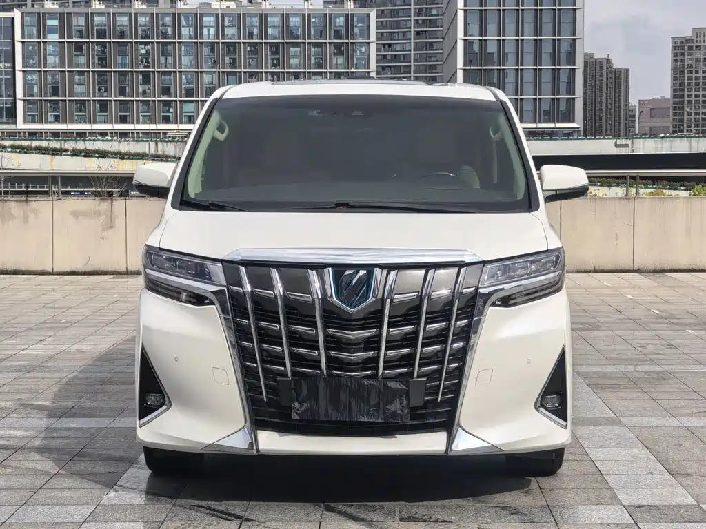 Toyota Alphard — миниатюра 2