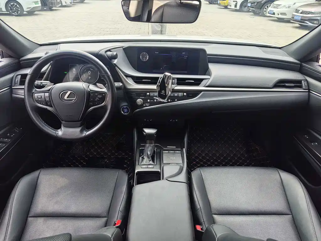 Lexus ES — миниатюра 16