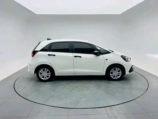 Honda Fit — миниатюра 6