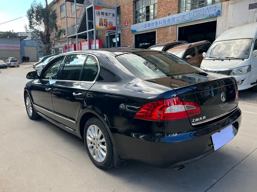Skoda Superb — миниатюра 11