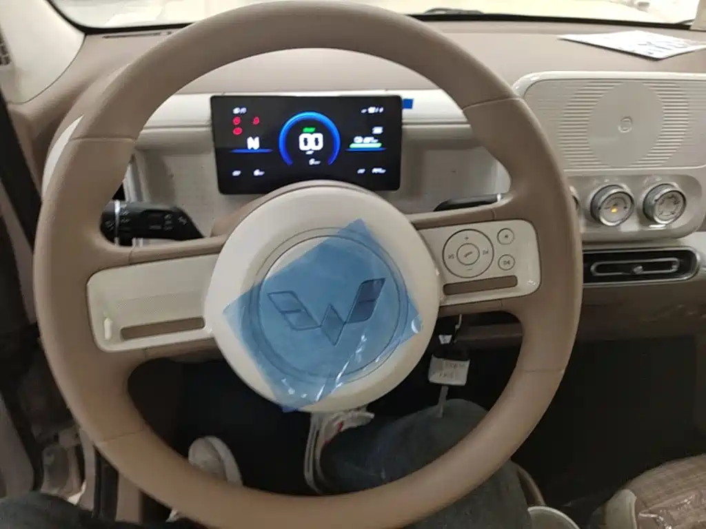 Wuling MINIEV — миниатюра 11
