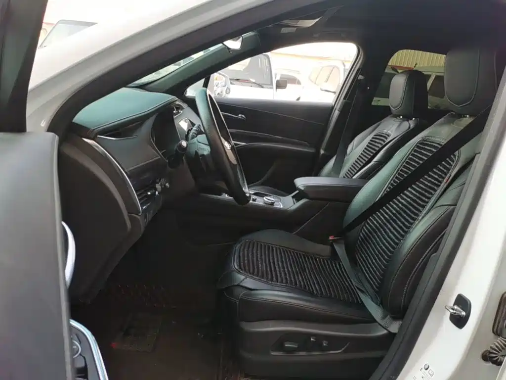 Cadillac XT4 — миниатюра 15