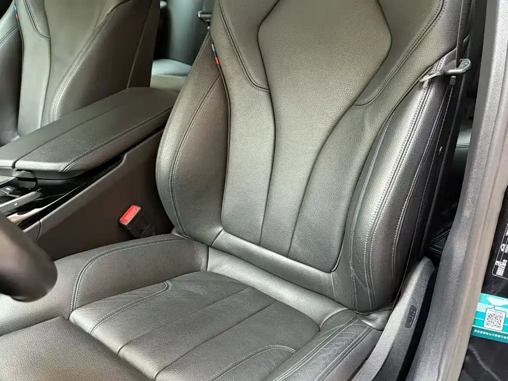 BMW 5 Series (Import) — миниатюра 8