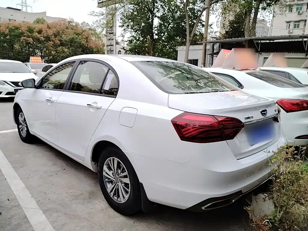 Geely Emgrand — миниатюра 5