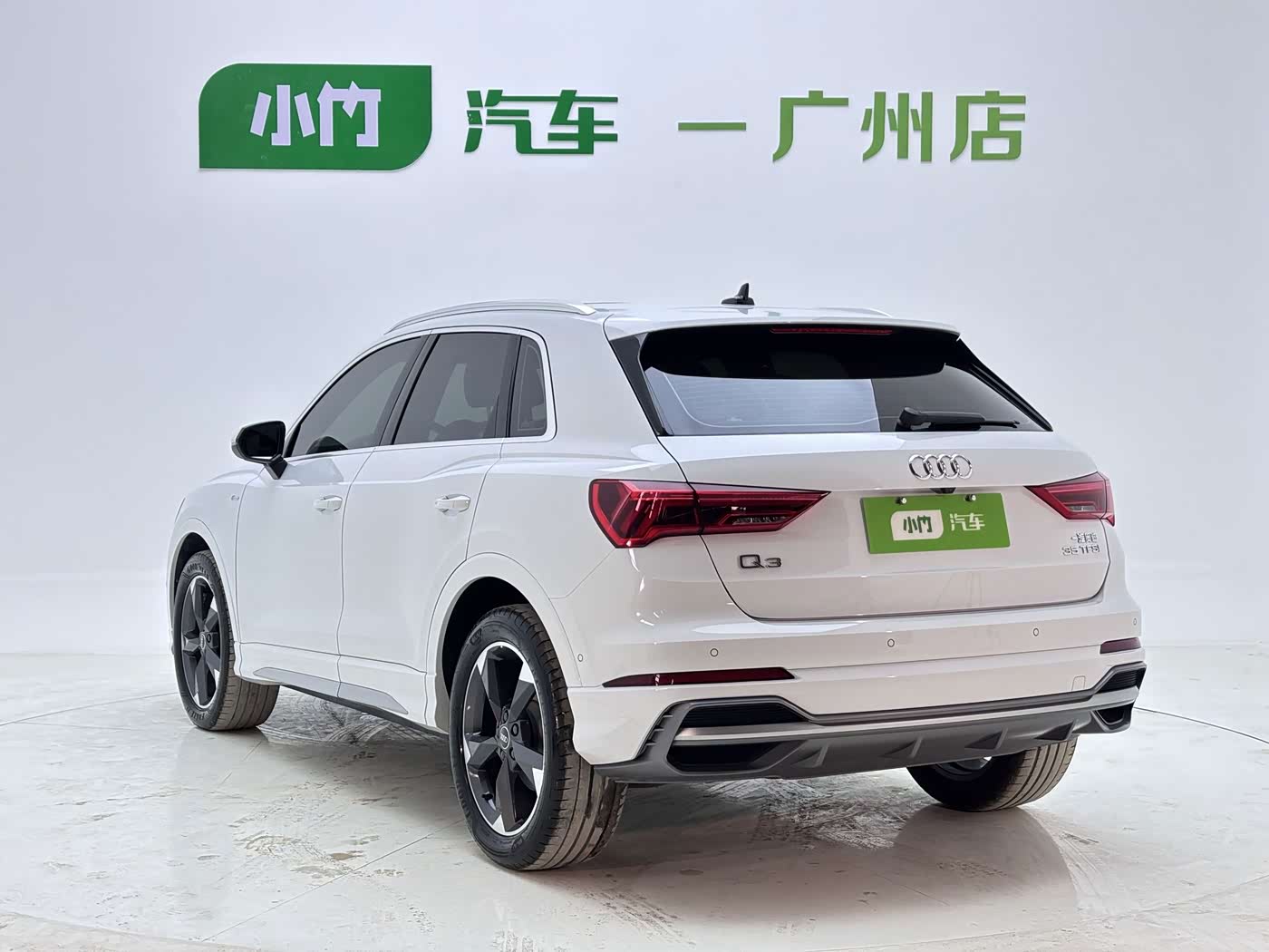 Audi Q3 1.4 л 2022 г. Белый, пробег 17000 км