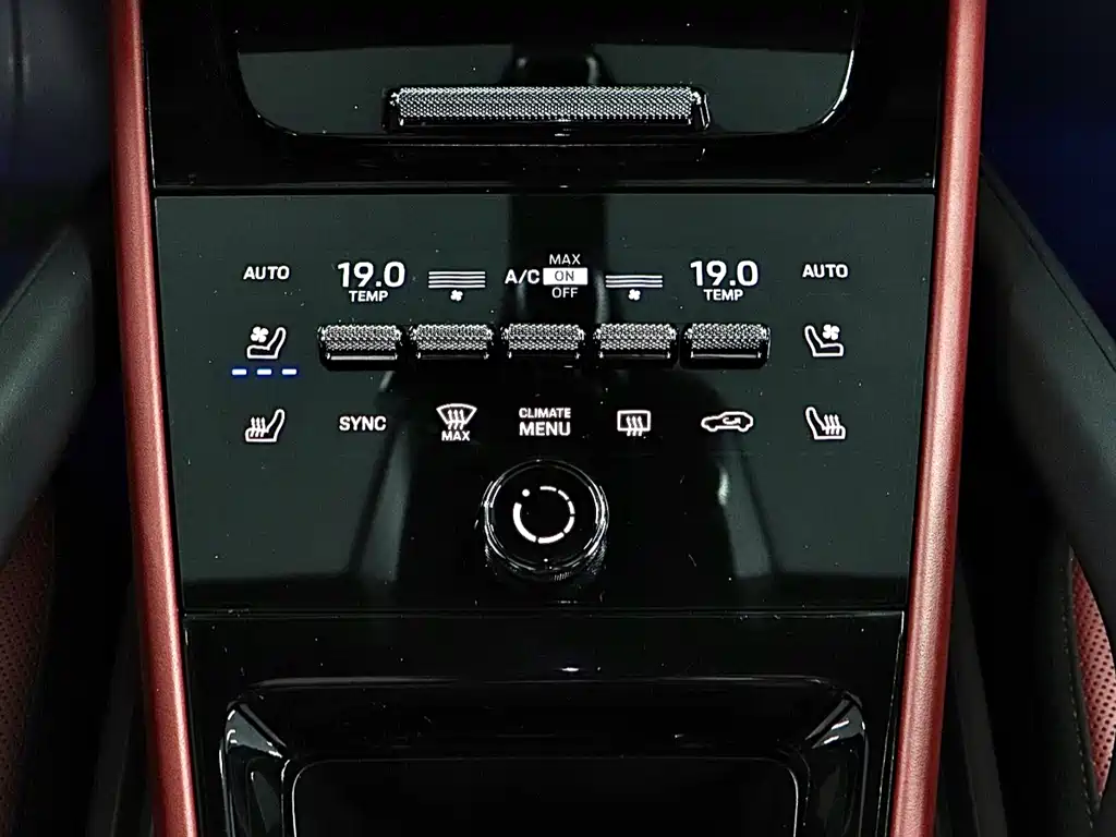 Porsche Cayenne — миниатюра 21