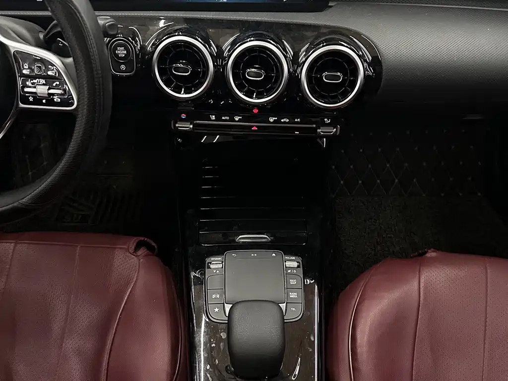 Mercedes-Benz A-Class — миниатюра 7
