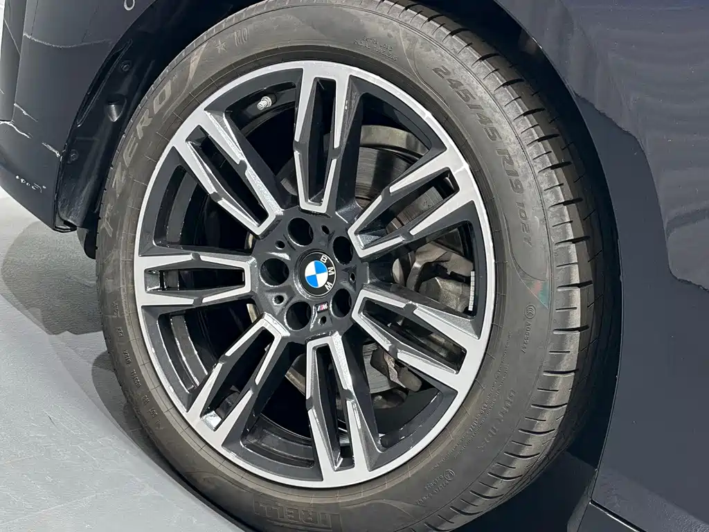 BMW 5 Series (Import) — миниатюра 8