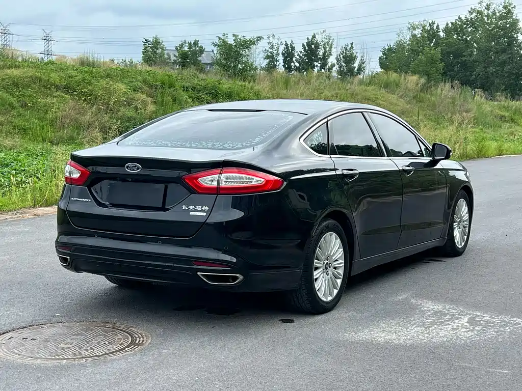 Ford Mondeo — миниатюра 9