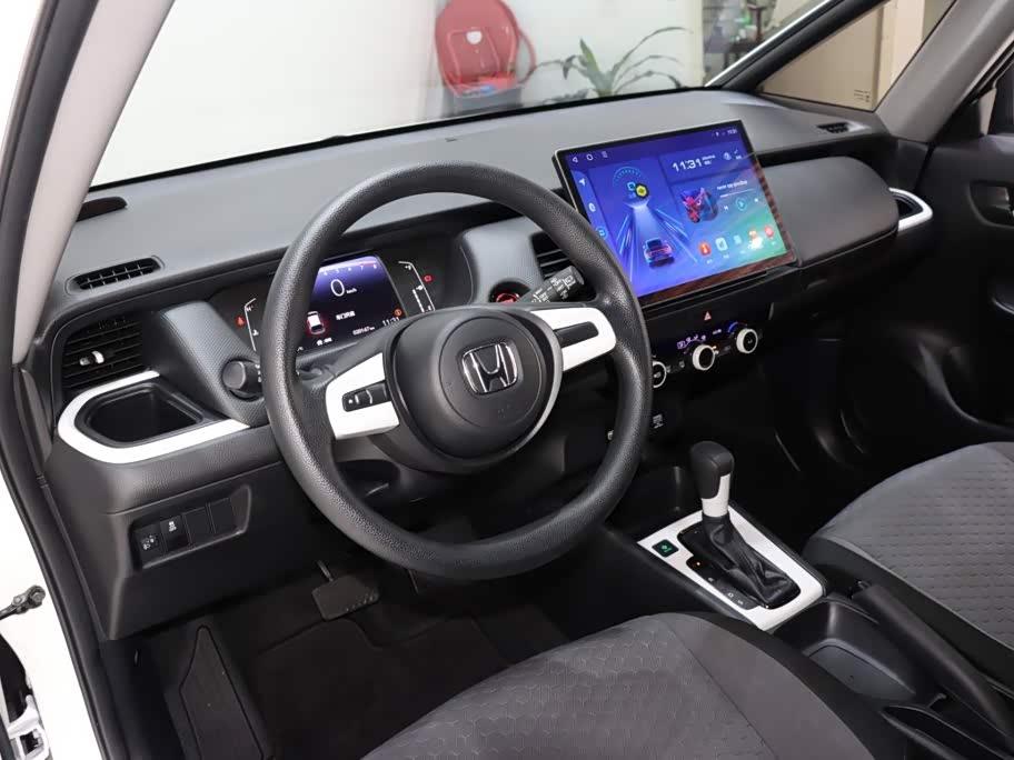 Honda Fit 1.5 л 2023 г. Белый, пробег 20000 км
