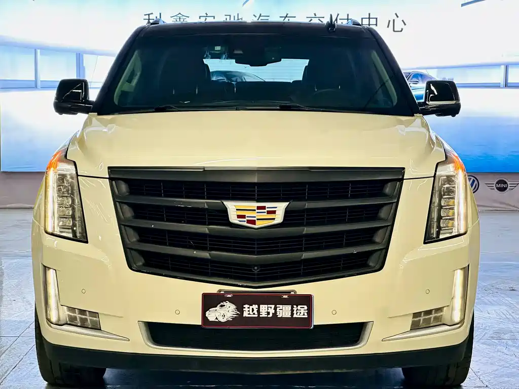 Cadillac Escalade 2016 6.2L AT
