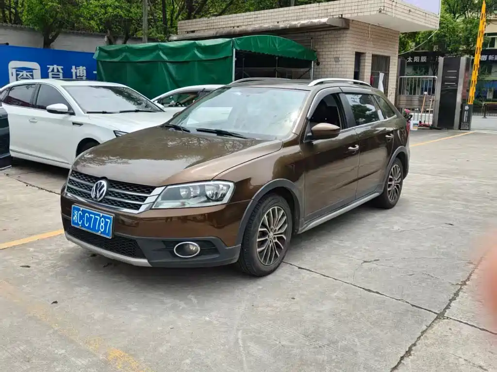 Volkswagen Cross Lavida 2015