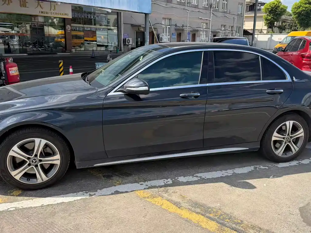 Mercedes-Benz C-Class — миниатюра 2