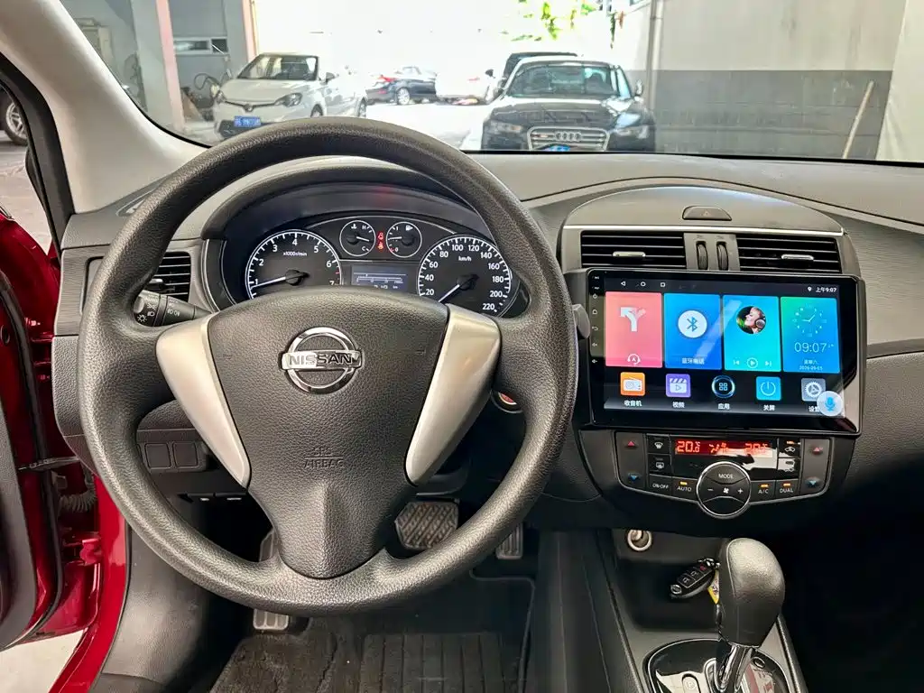 Nissan Tiida — миниатюра 12