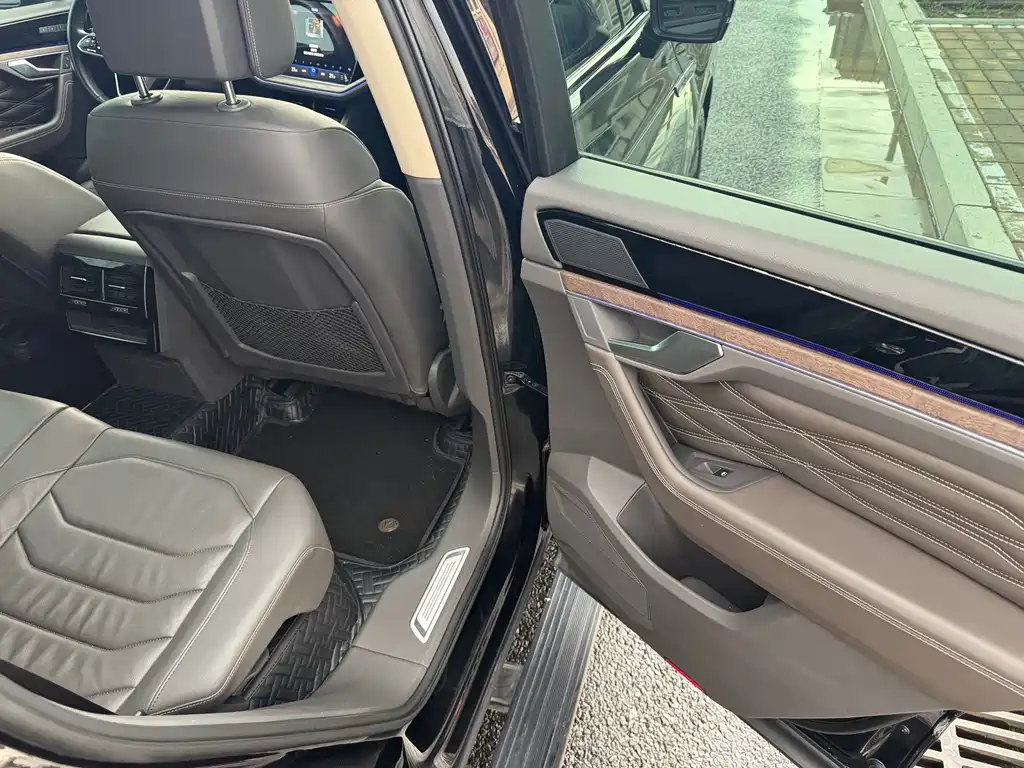 Volkswagen Touareg — миниатюра 9