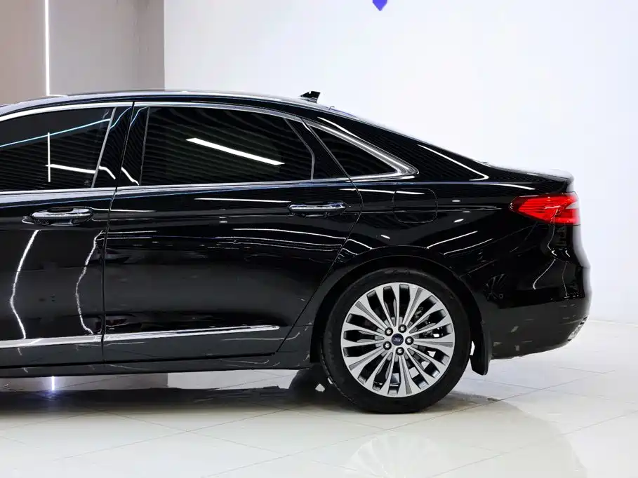 Ford Taurus — миниатюра 4
