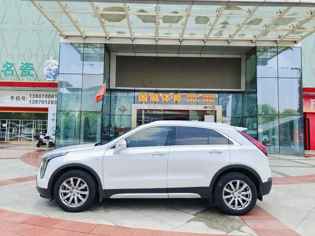 Cadillac XT4 2021 28T Lead